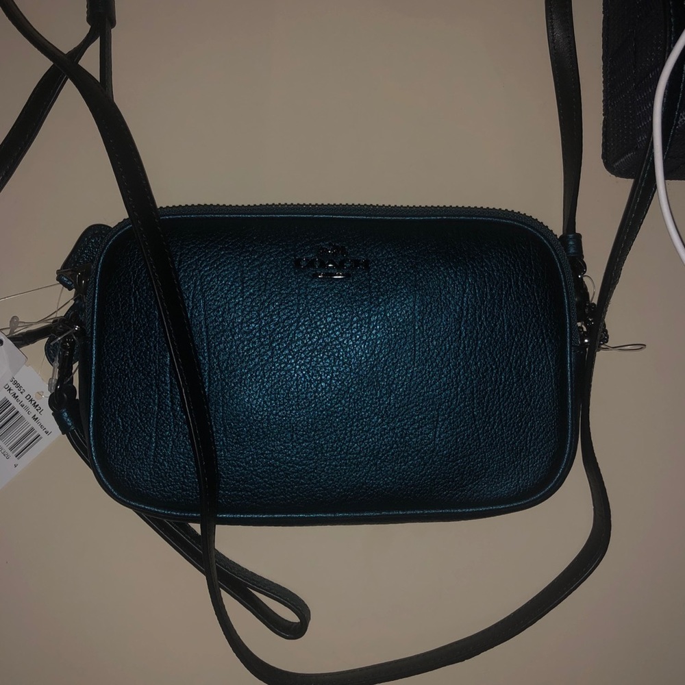 Coach metallic crossbody - Picture 2 of 6